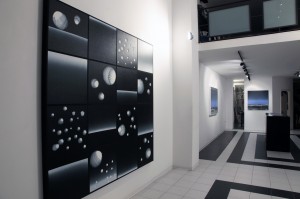 veduta della mostra Astronomy di Enzo Rovella