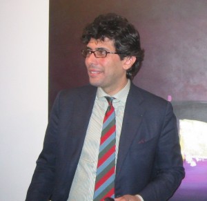 Il gallerista Antonio Battaglia alla mostra di David (02/2010)