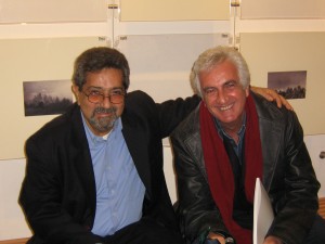 I galleristi Virgilio Anastasi e Francesco Rovella alla mostra di Philip Hipwell